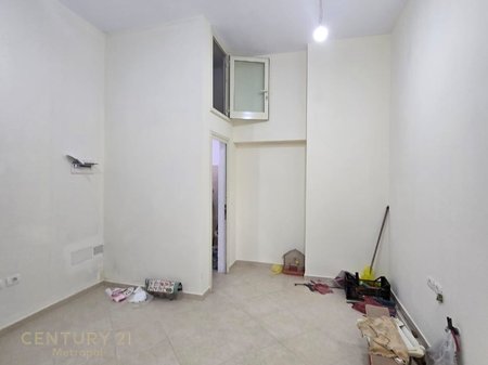 Jepet me qira ambient komercial ,Ish Tregu Elektrik