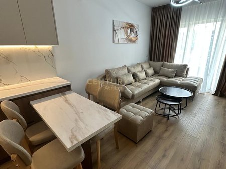 JEPET ME QIRA APARTAMENT 2+1 – ZOGU I ZI!