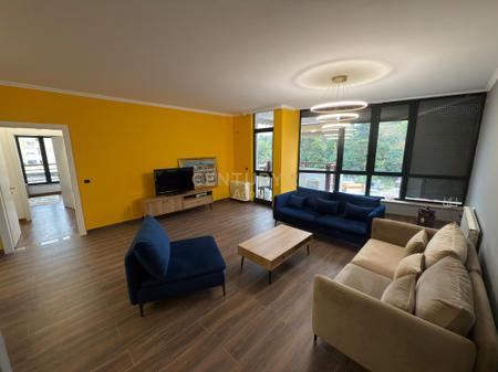 Jepet me qira apartament 2+1+2 , prane Kompleksit NOBIS