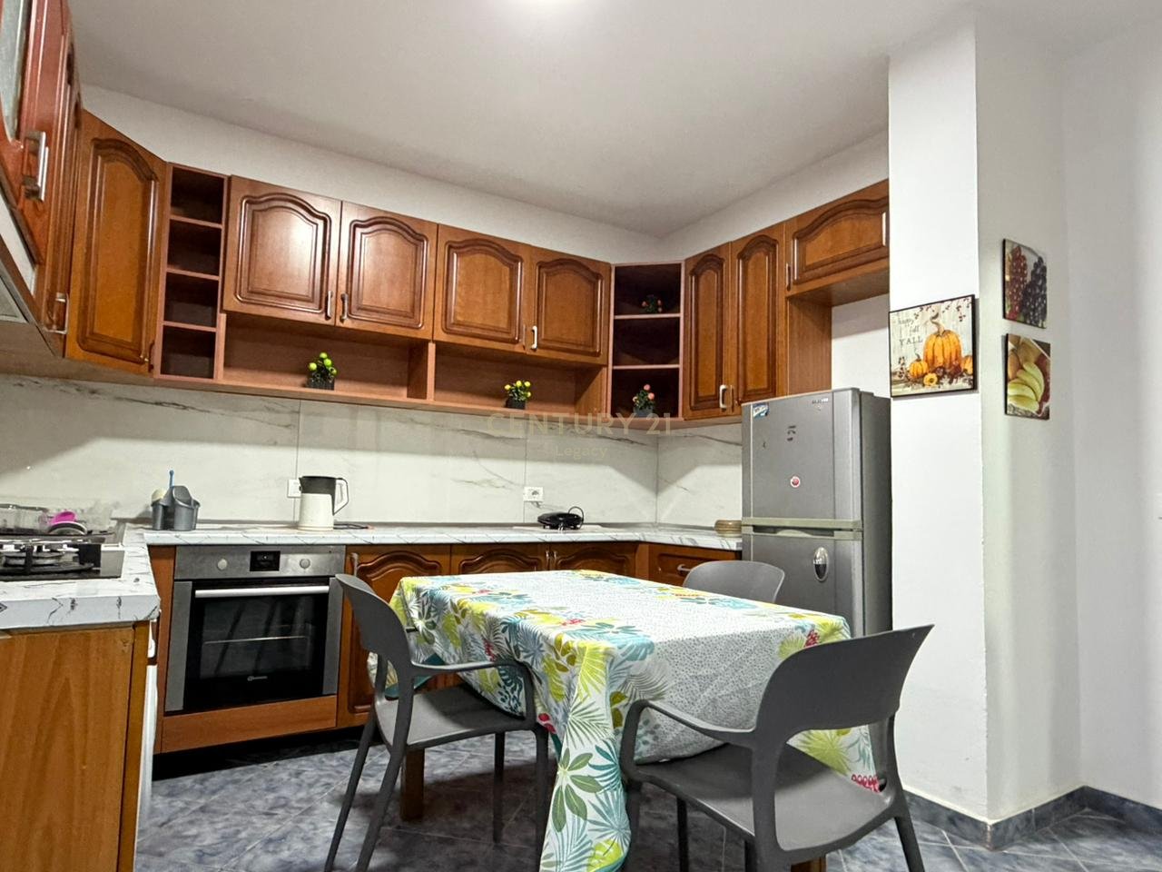 Apartament per qira 2+1 Thesari, Fresk
