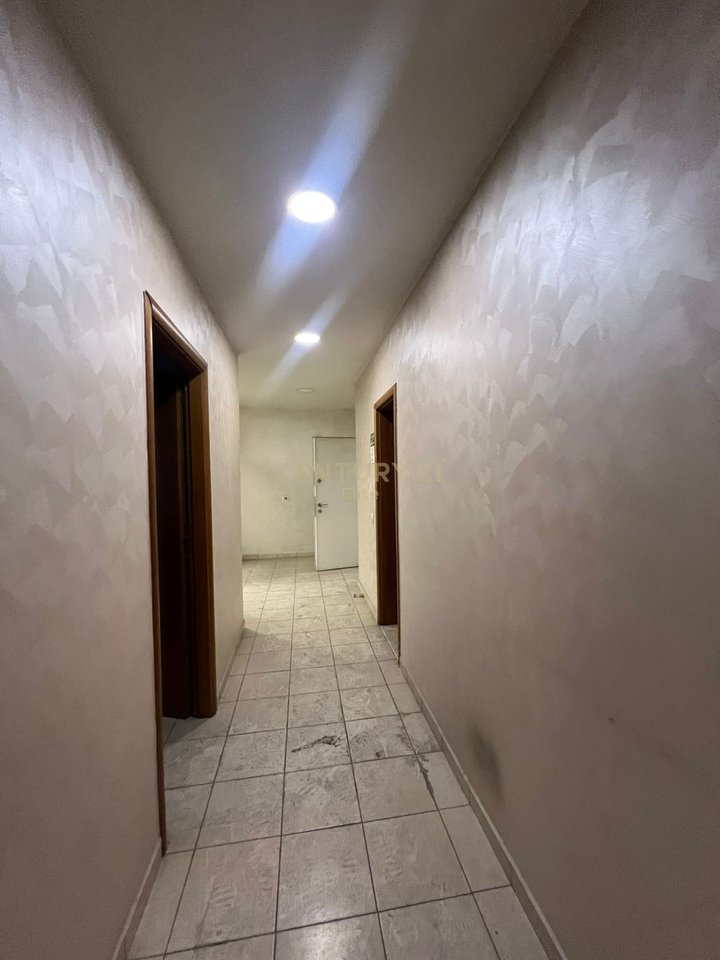 Qira, Ambient Biznesi, Kashar