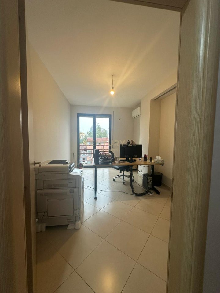 SHESIM APARTAMENT 3+1+2+ POST PARKIMI TE PERFSHIRE TEK STADIUMI DINAMO!