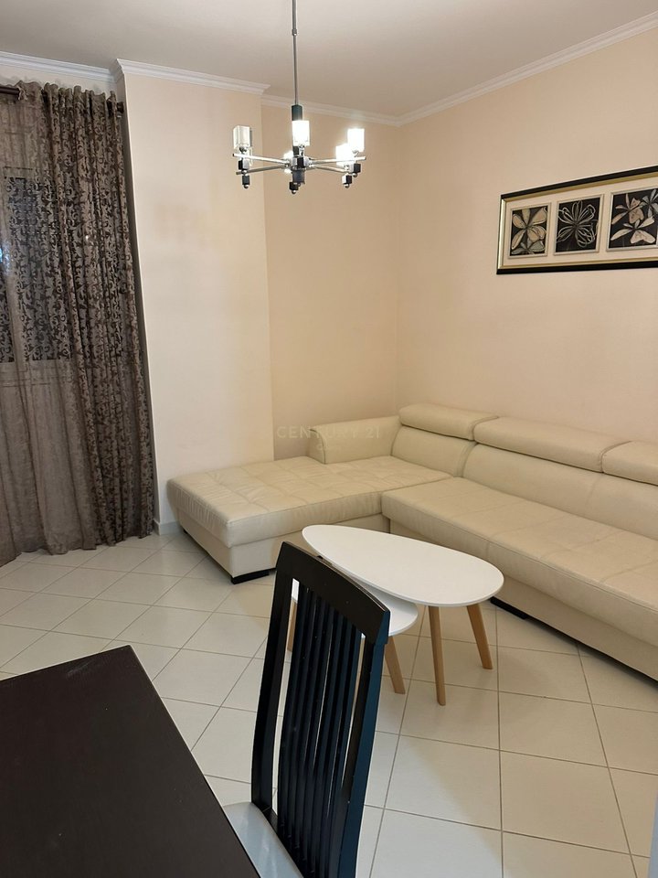 APARTAMENT 1+1 ME QIRA PRANE KONSULLATES ,NE LUNGOMARE!!!