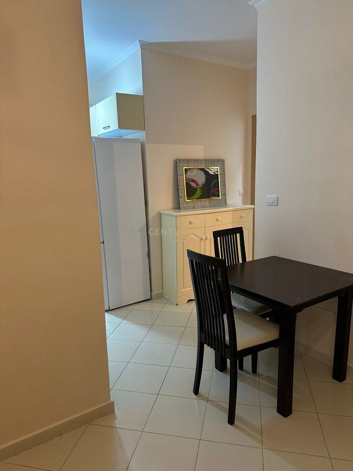 APARTAMENT 1+1 ME QIRA PRANE KONSULLATES ,NE LUNGOMARE!!!