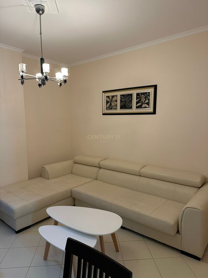 APARTAMENT 1+1 ME QIRA PRANE KONSULLATES ,NE LUNGOMARE!!!