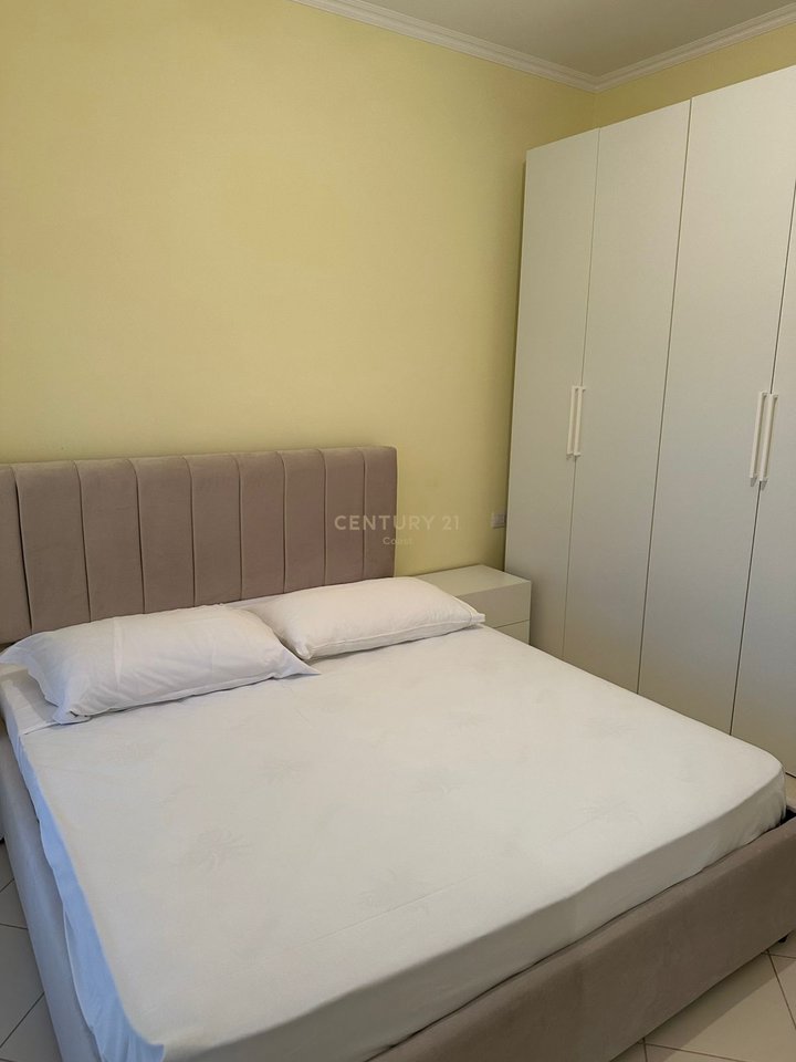 APARTAMENT 1+1 ME QIRA PRANE KONSULLATES ,NE LUNGOMARE!!!