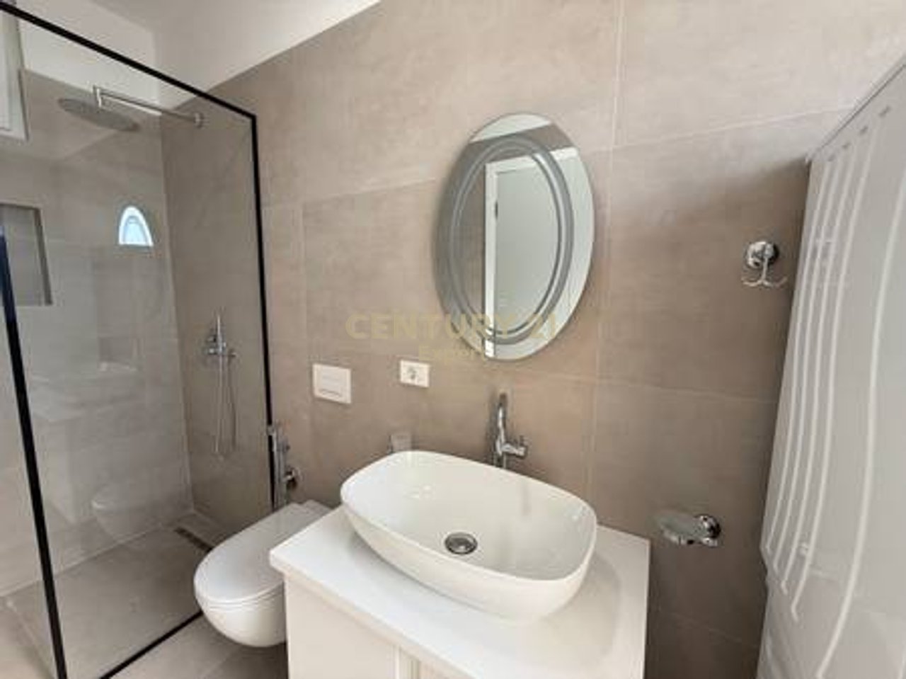 APARTAMENT 2+1+2+POST PARKIMI PER QIRA NE DON BOSKO!