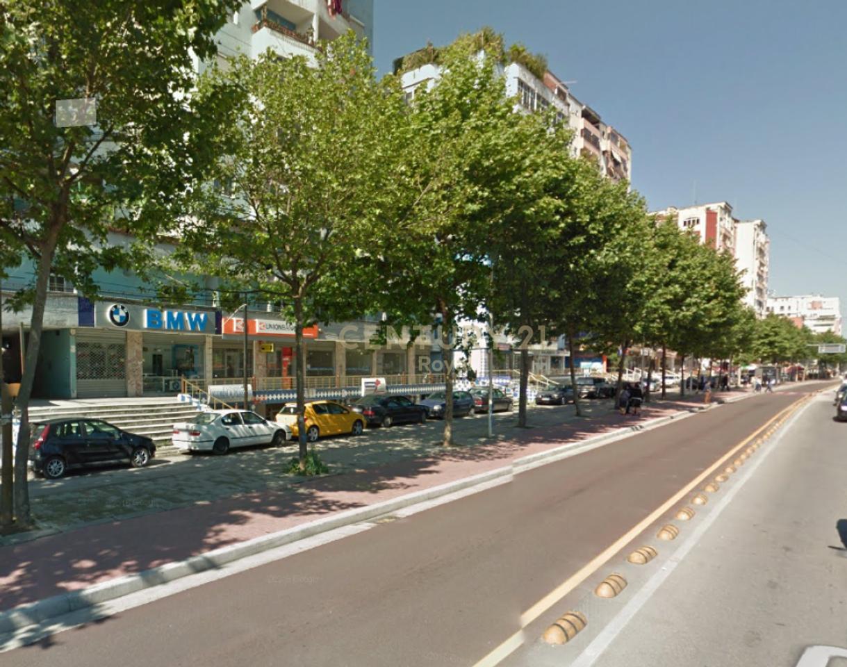 Komercial Me Qira në Laprakë, Tiranë - 8,500€ | 1278 m²
