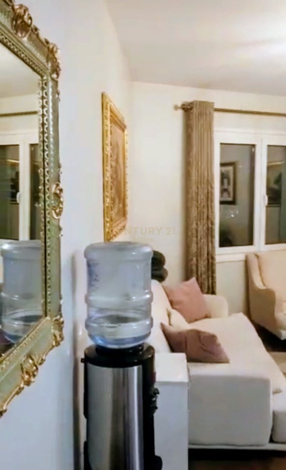 Shitet Apartament 2+1+2 (100 m² neto) me Ballkon, Kati i Fundit & Mundësi Papafingoje 🌟