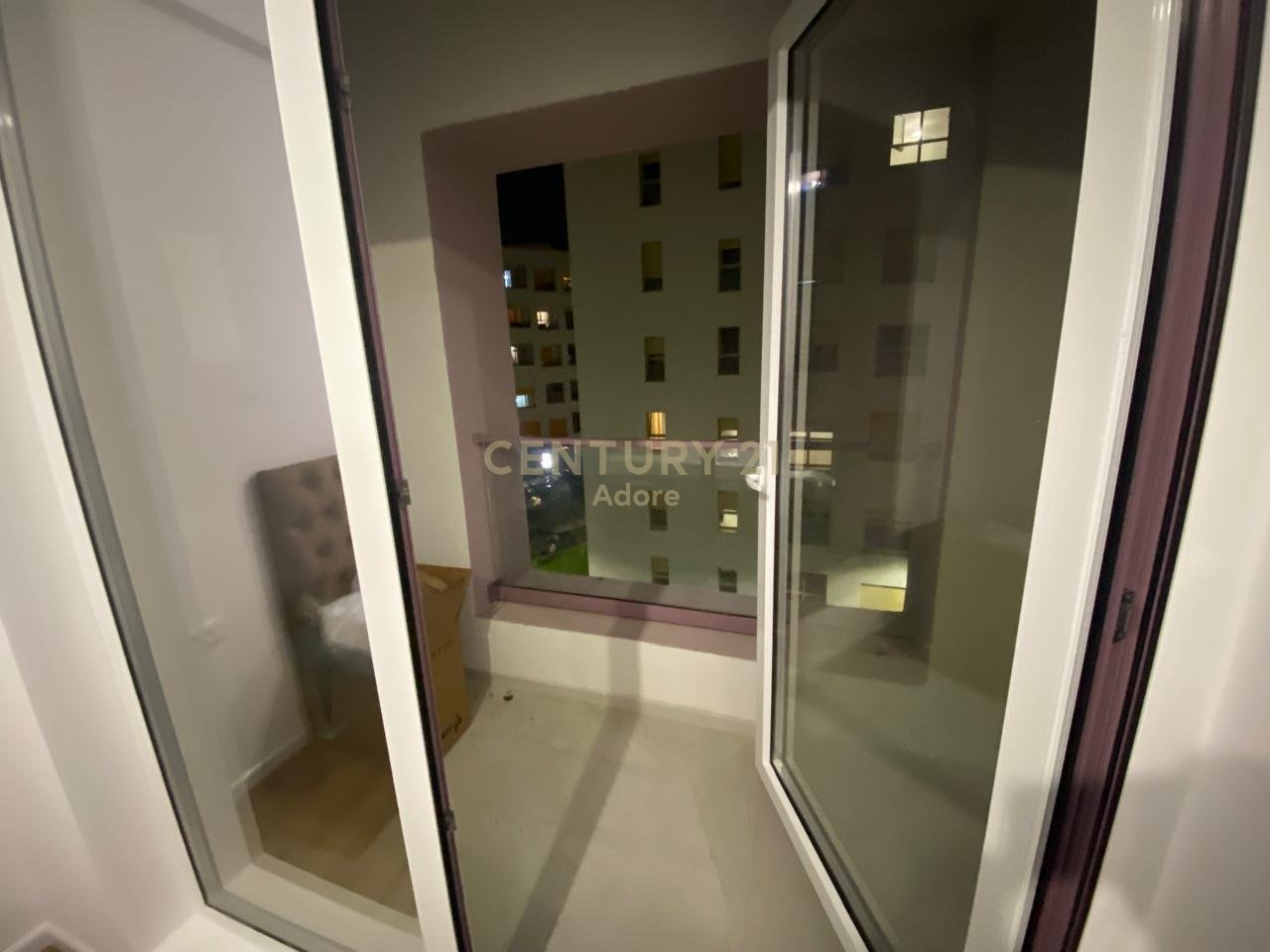 JEPET ME QIRA APARTAMENT 1+1 TEK KOPMLEKSI KADIU