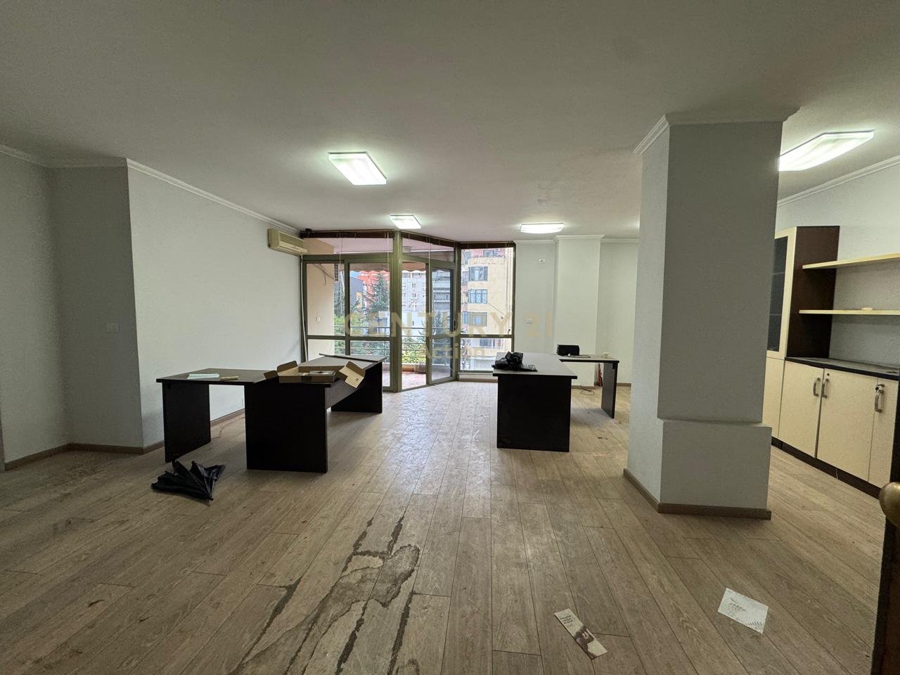 🏢 Apartment/Business Space for Sale 103 m² – 2+1 – Prime Location (21 Dhjetori) 🌟
