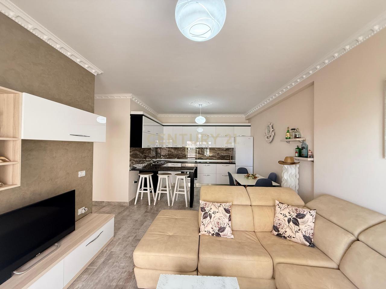 Jepet me Qira  Apartament 1+1 me Pamje Deti në Plazh, Durrës - 500€ | 70 m²