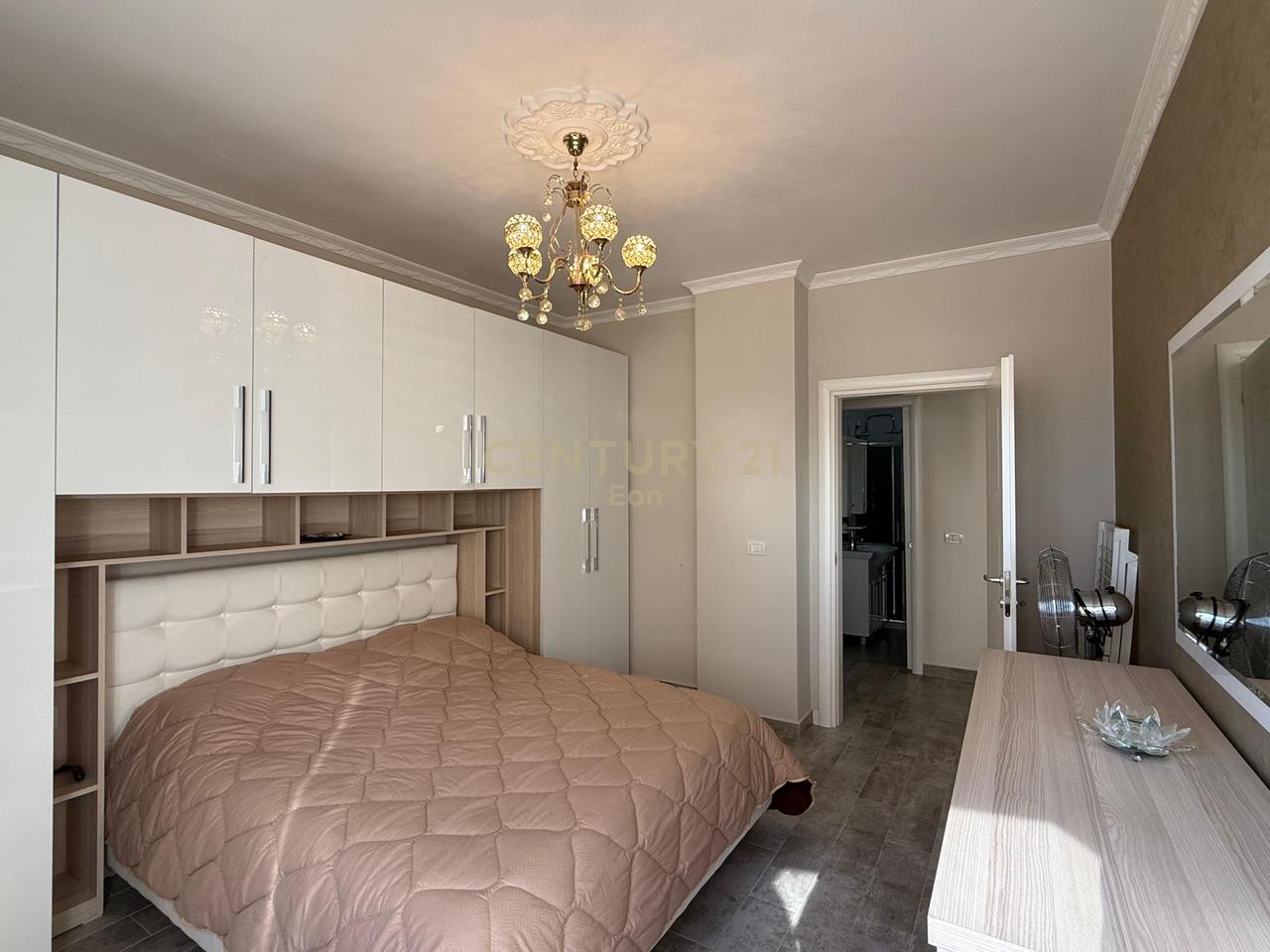 Jepet me Qira  Apartament 1+1 me Pamje Deti në Plazh, Durrës - 500€ | 70 m²