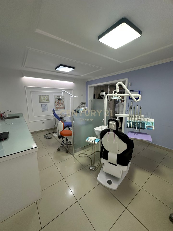 COMMERCIAL SPACE / DENTAL CLINIC FOR SALE