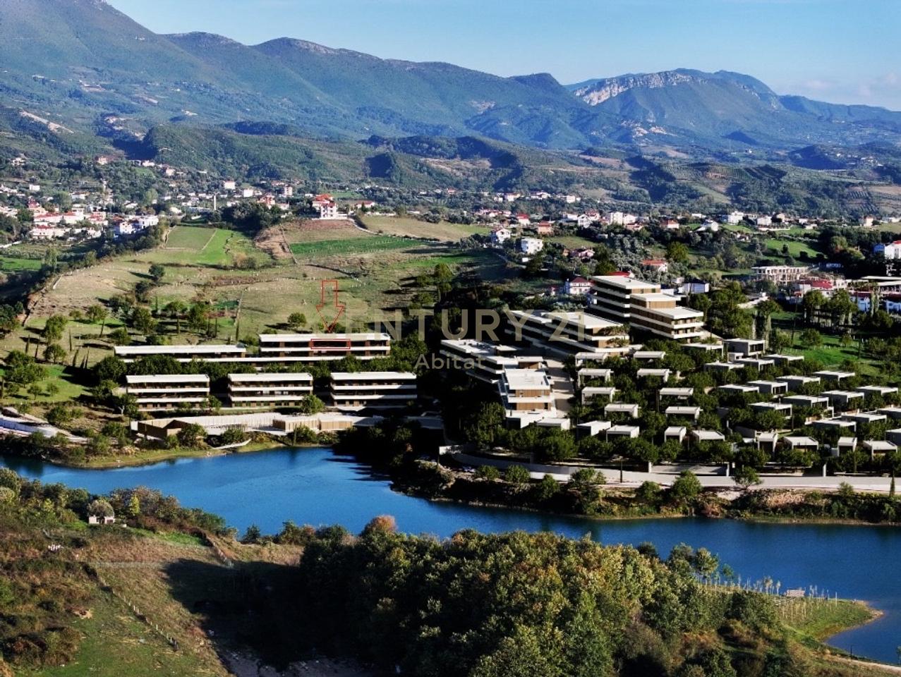 Apartament 3+1+2 dhe Verande në shitje ne Farka Lake Front Residence