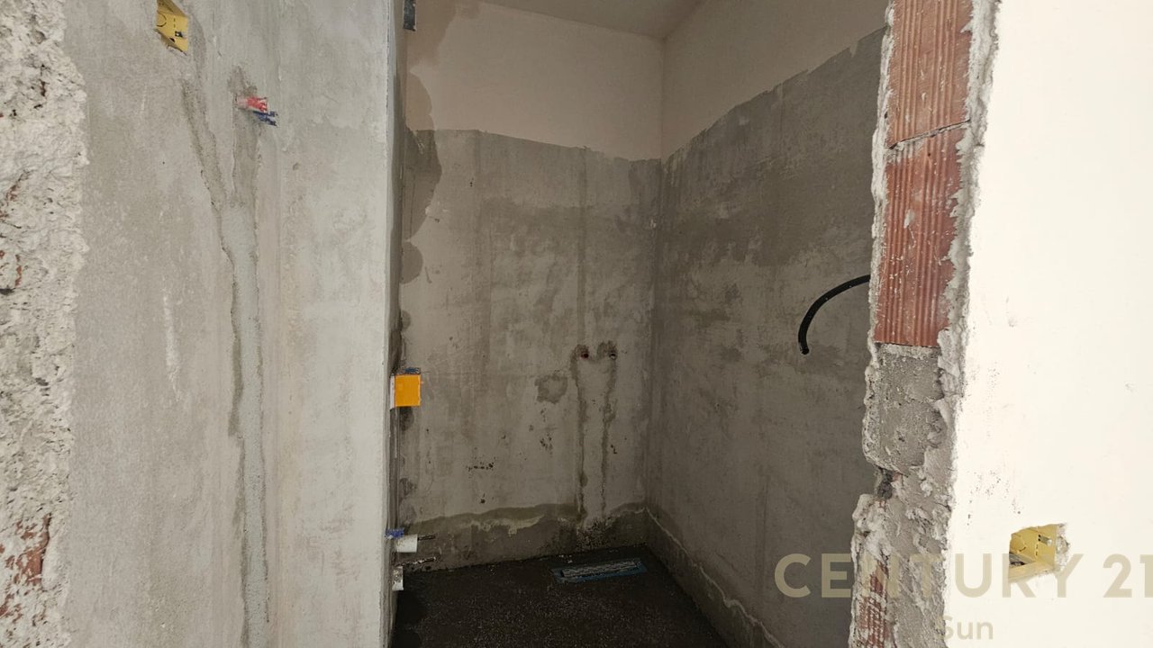 SHITET STUDIO NE PAZARIN E RI - MUNDESI E MIRE INVESTIMI