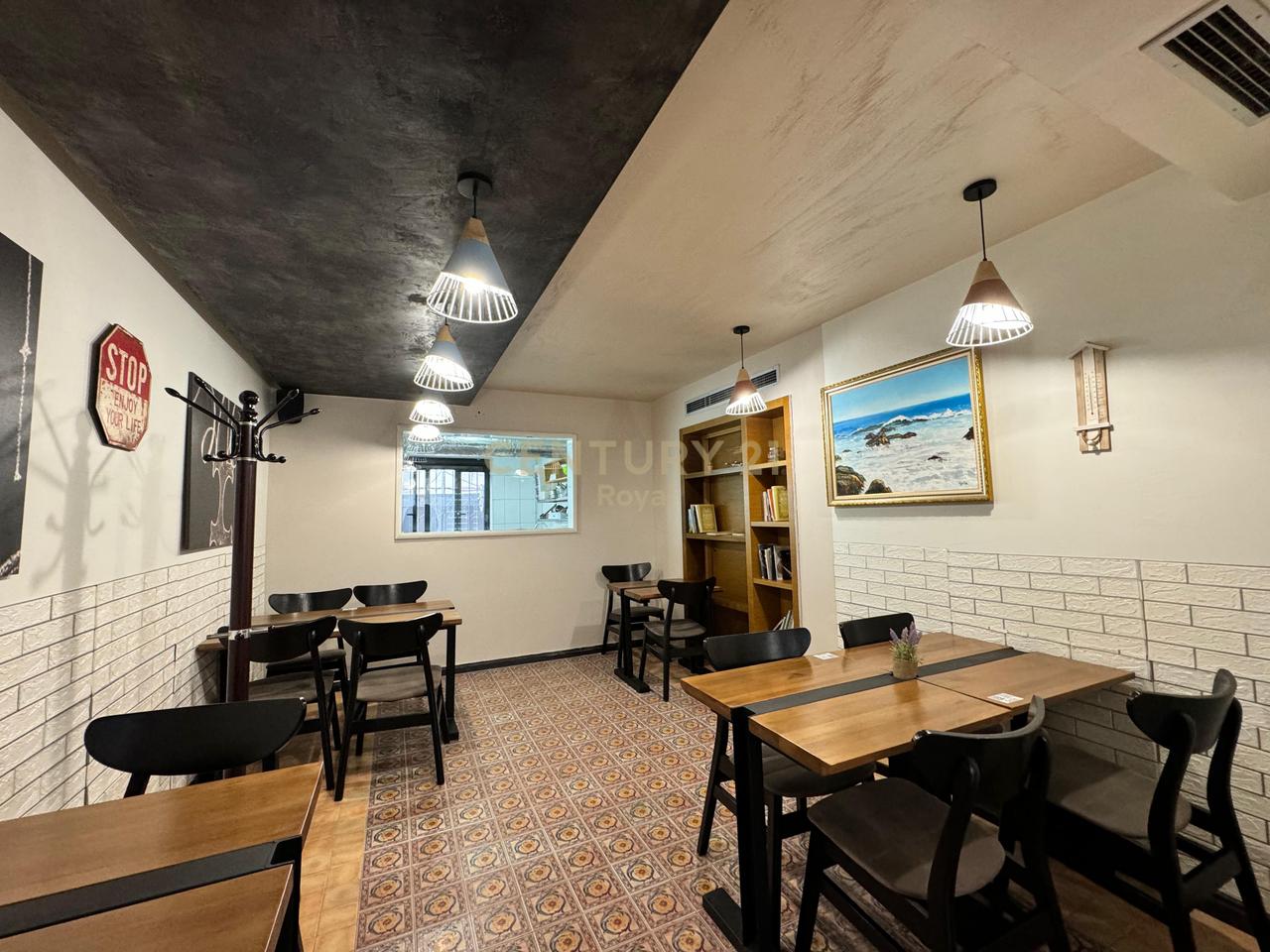 JEPET ME QERA RESTORANT PRANE ZOGUT TE ZI