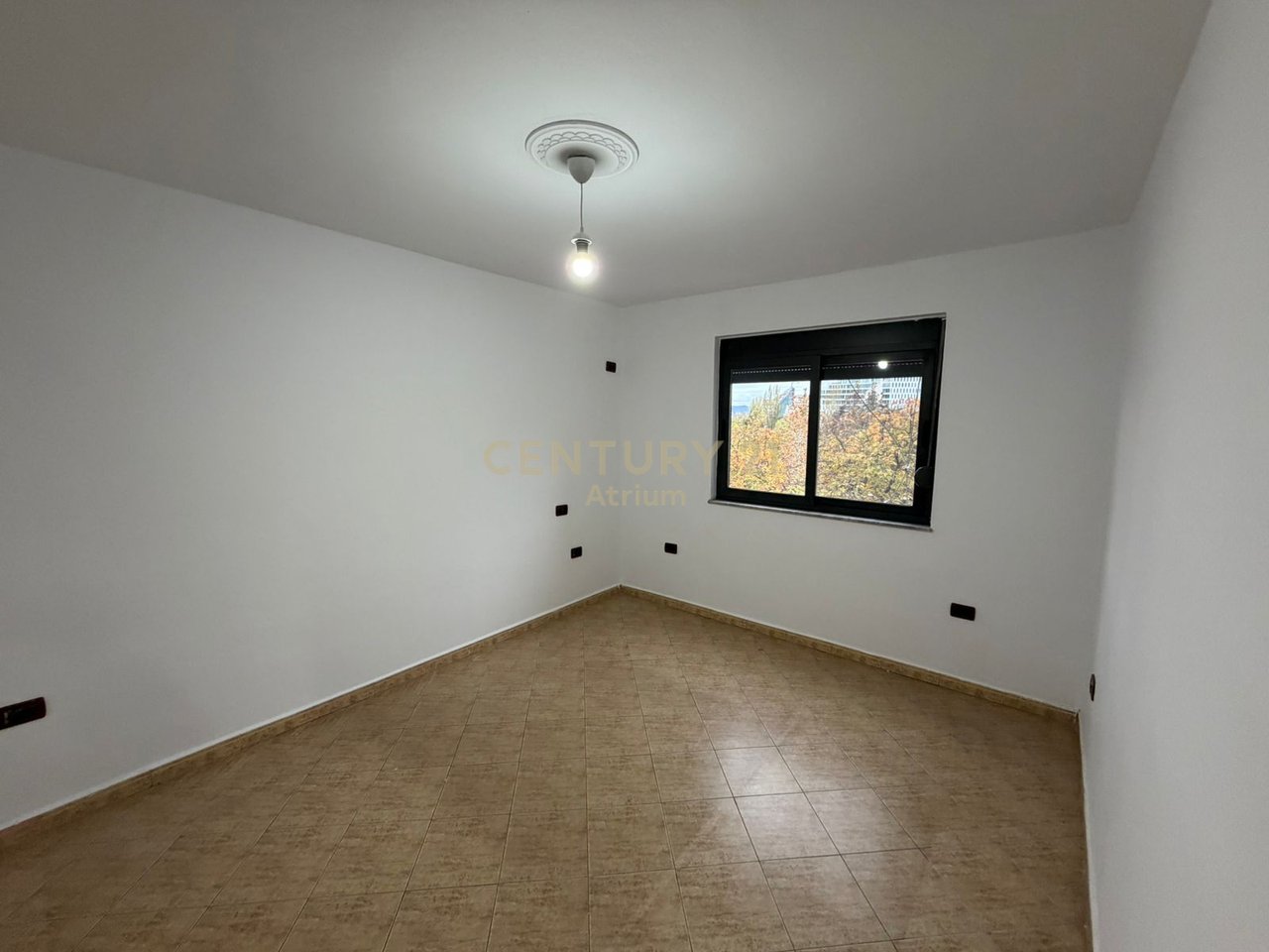 SHESIM APARTAMENT 2+1 TE RRUGA E ELBASANIT !