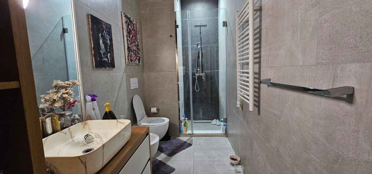 Apartament 2+1 në shitje në Ali Demi, Tiranë