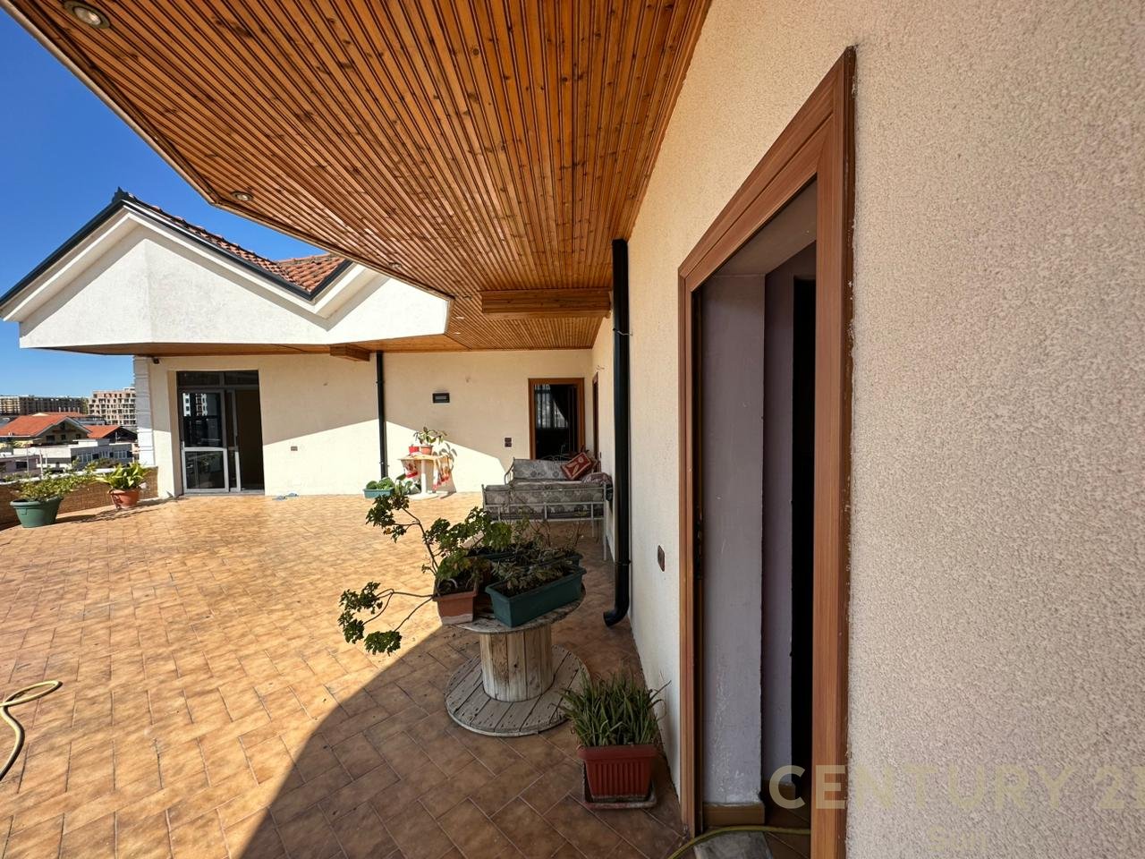 VILE PER QIRA NE UNAZE TE RE!