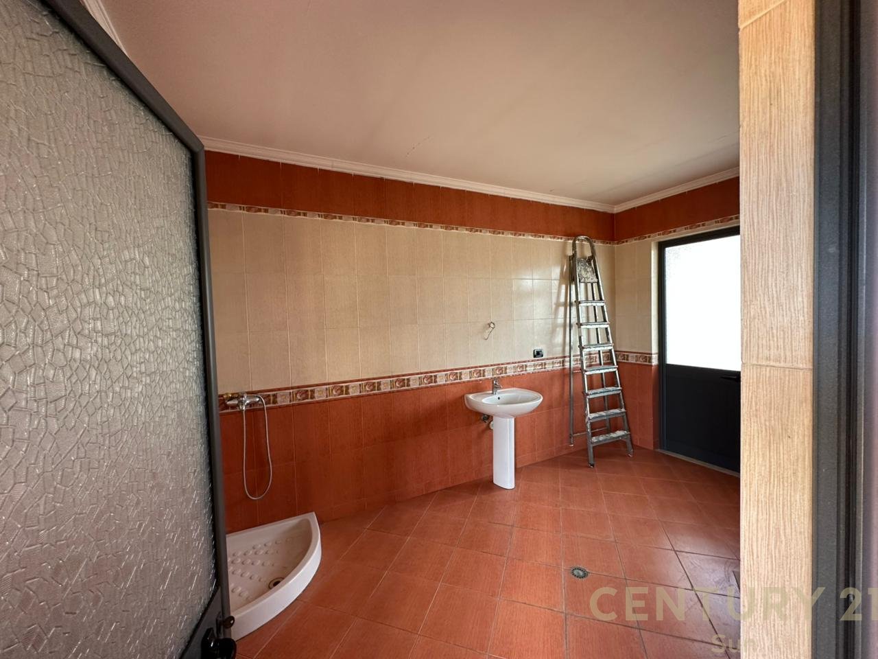 VILE PER QIRA NE UNAZE TE RE!