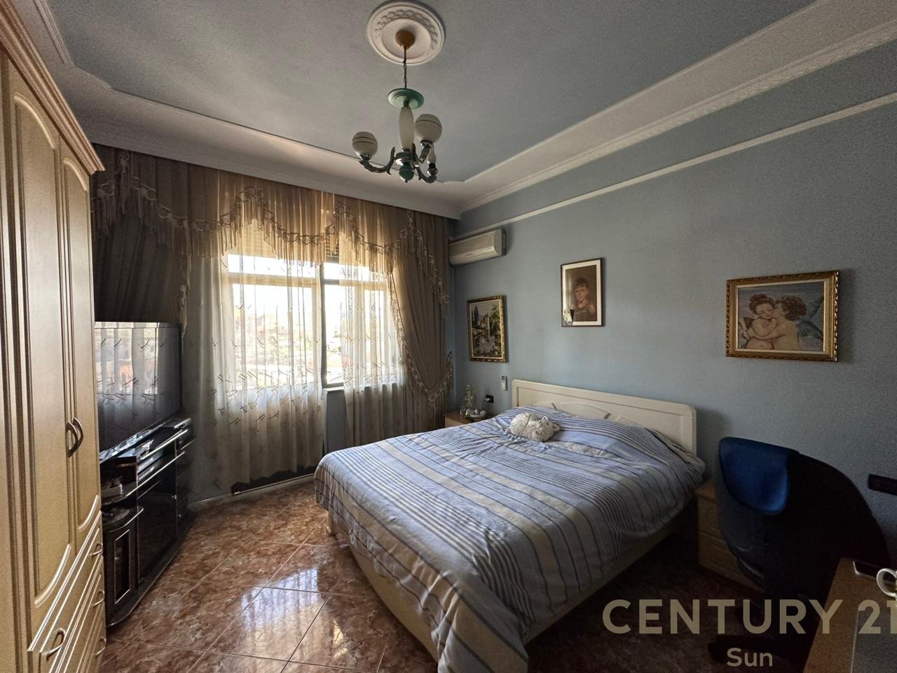 VILE PER QIRA NE UNAZE TE RE!