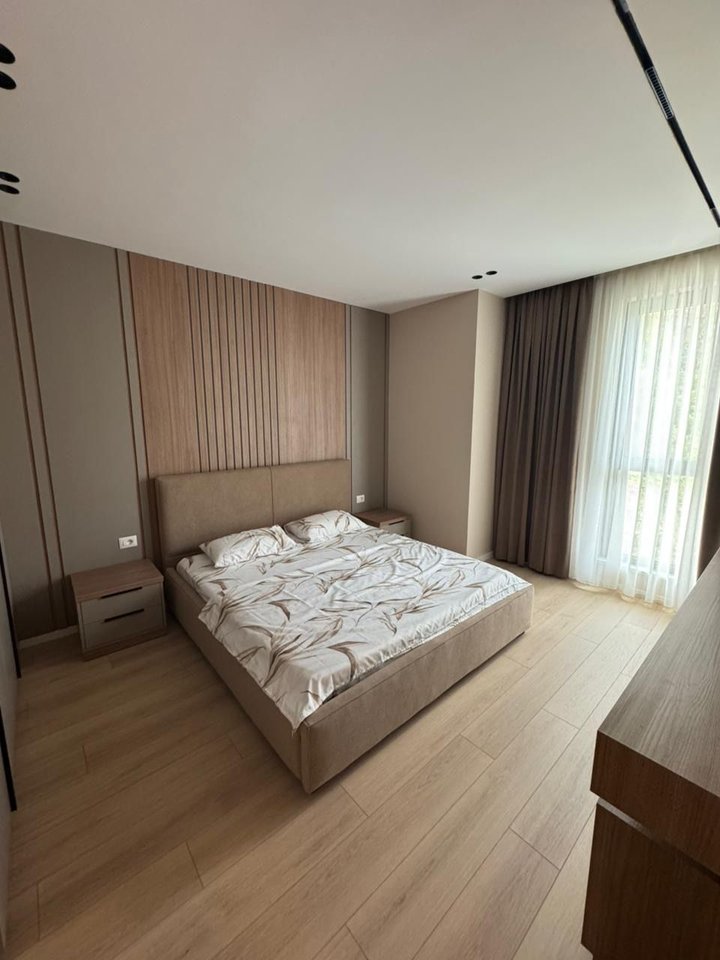 APARTAMENT LUKSOZ 1+1  PER QIRA,PRANE BULEVARDIT"ISMAIL QEMALI!