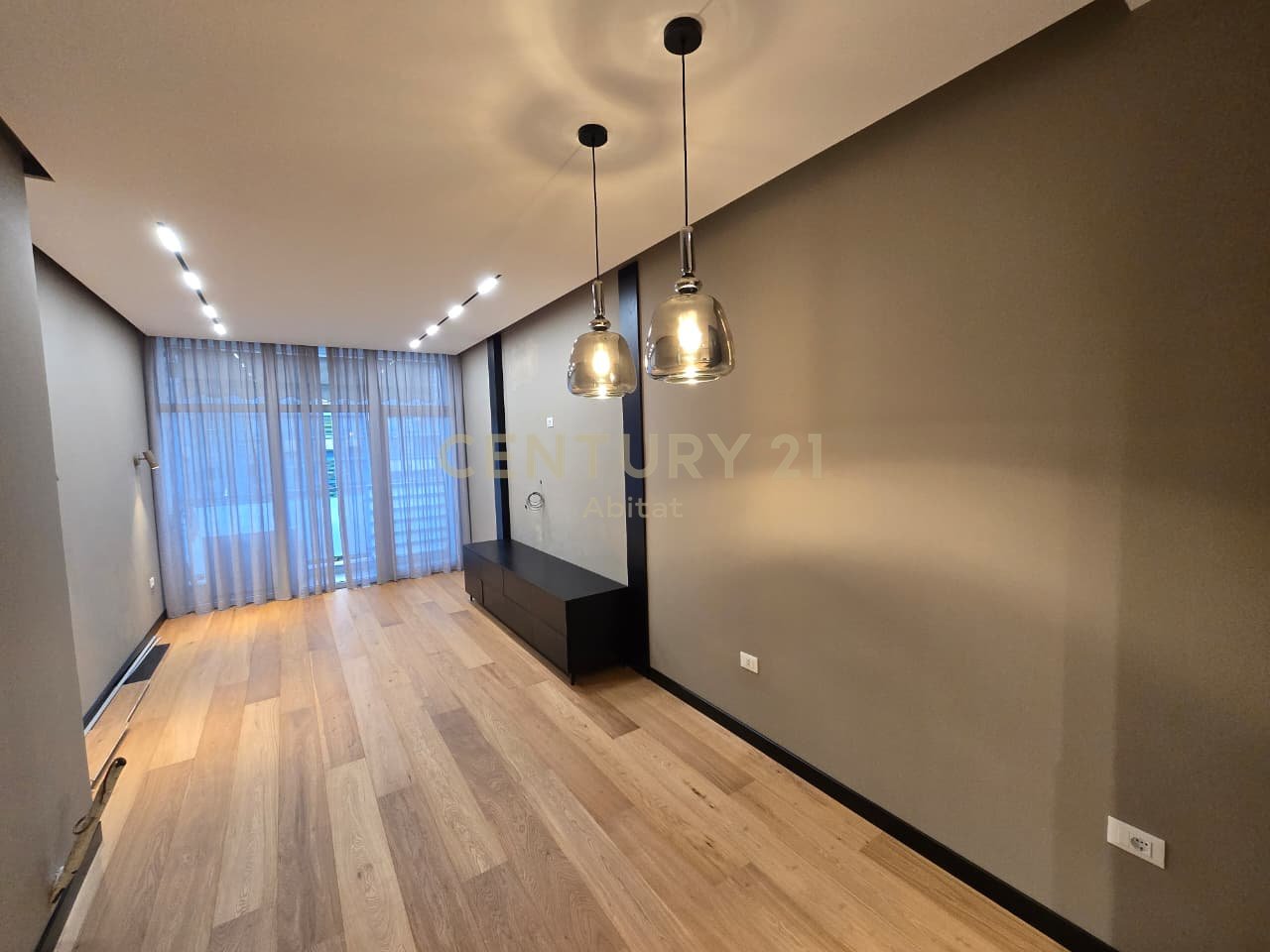 APARTMENT 2+1+2 FOR SALE: KIKA 2, PARIS MUNICIPALITY