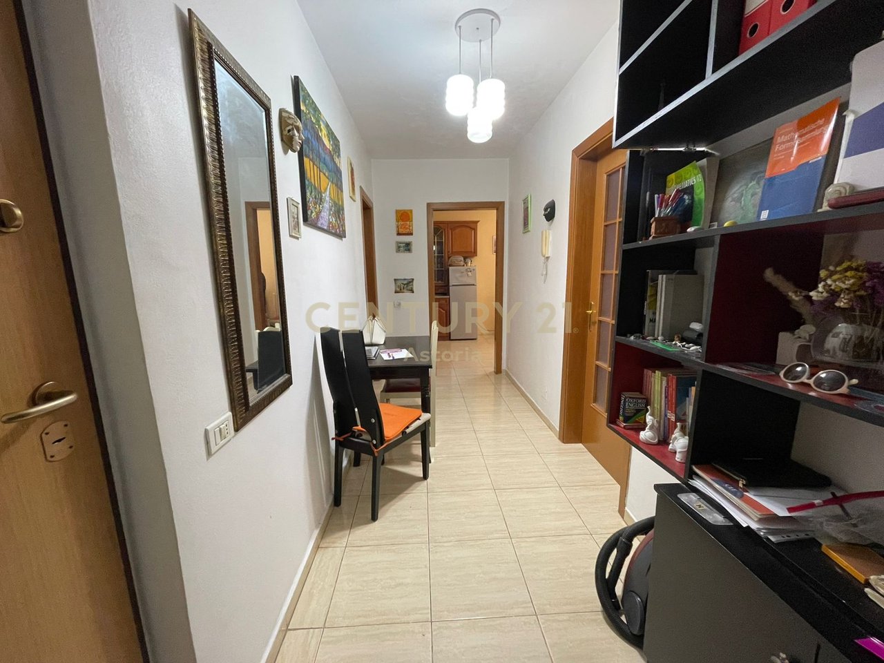 JEPET ME QIRA APARTAMENT 1+1 RRUGA E KAVAJES, PRANE QENDRES.