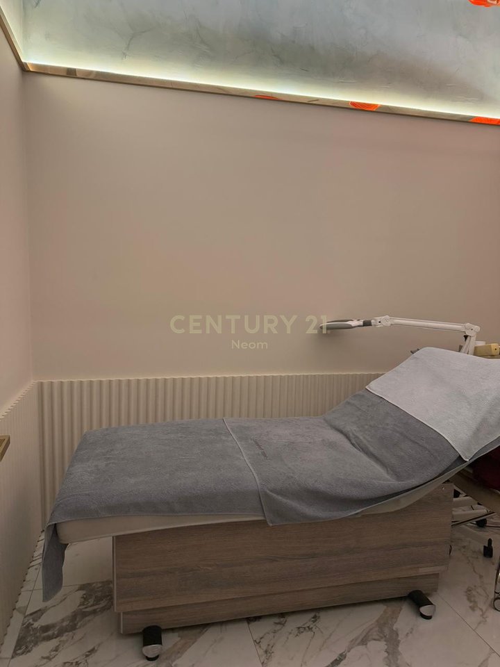 Attività in Vendita – Salone di Parrucchiere e Estetica