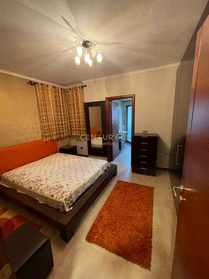 Apartament 3+1+2 me qira ne Qender