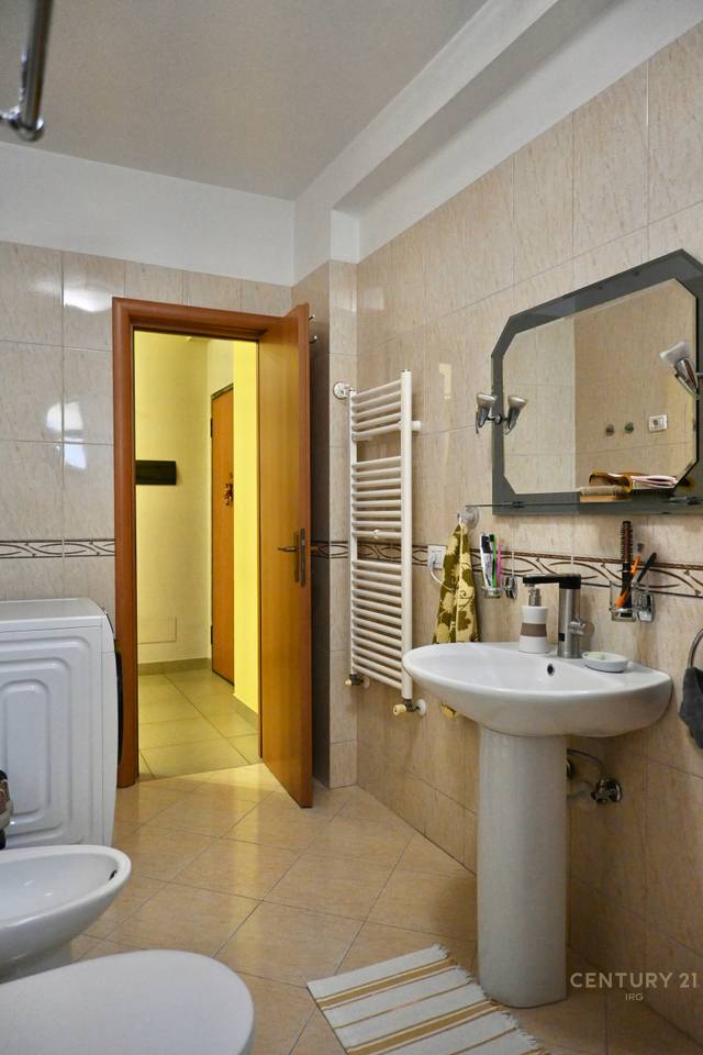 Apartament për Shitje në Rrugën e Kavajës