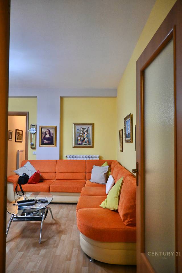 Apartament për Shitje në Rrugën e Kavajës