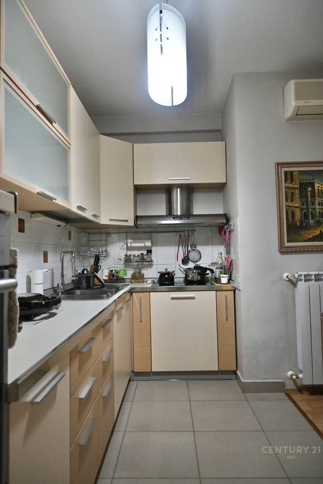 Apartament për Shitje në Rrugën e Kavajës