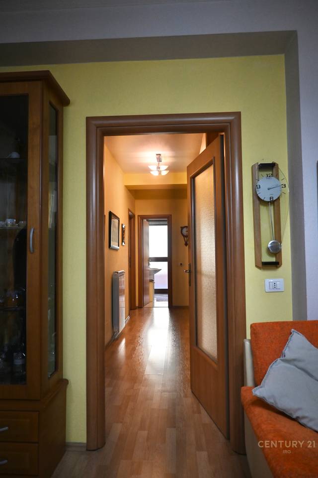 Apartament për Shitje në Rrugën e Kavajës