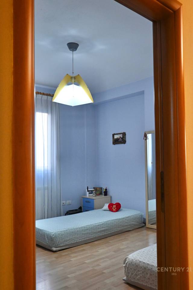 Apartament për Shitje në Rrugën e Kavajës