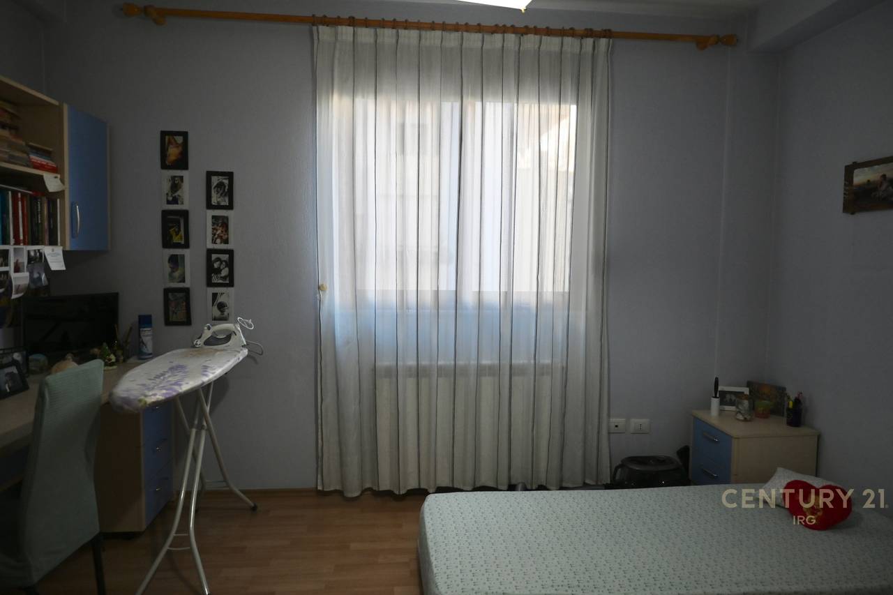 Apartament për Shitje në Rrugën e Kavajës