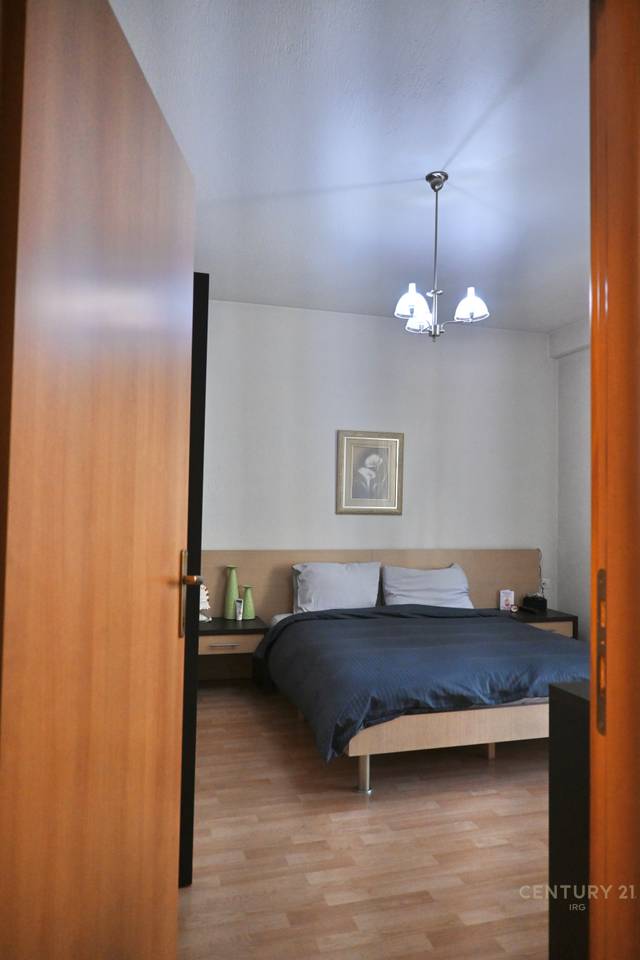 Apartament për Shitje në Rrugën e Kavajës