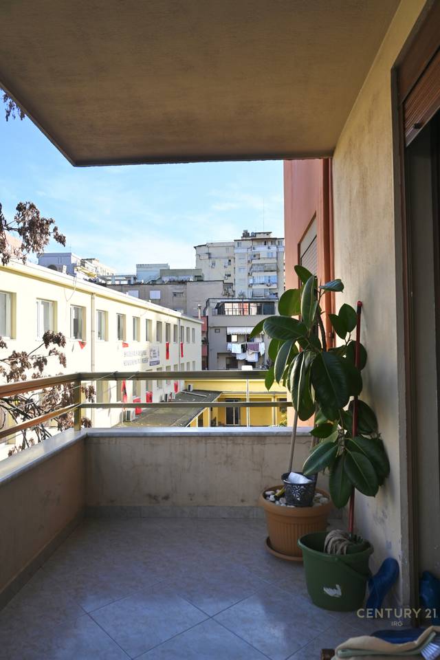 Apartament për Shitje në Rrugën e Kavajës