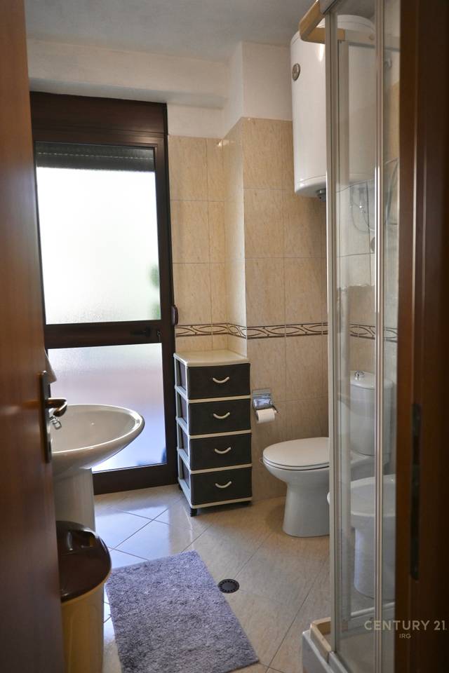 Apartament për Shitje në Rrugën e Kavajës