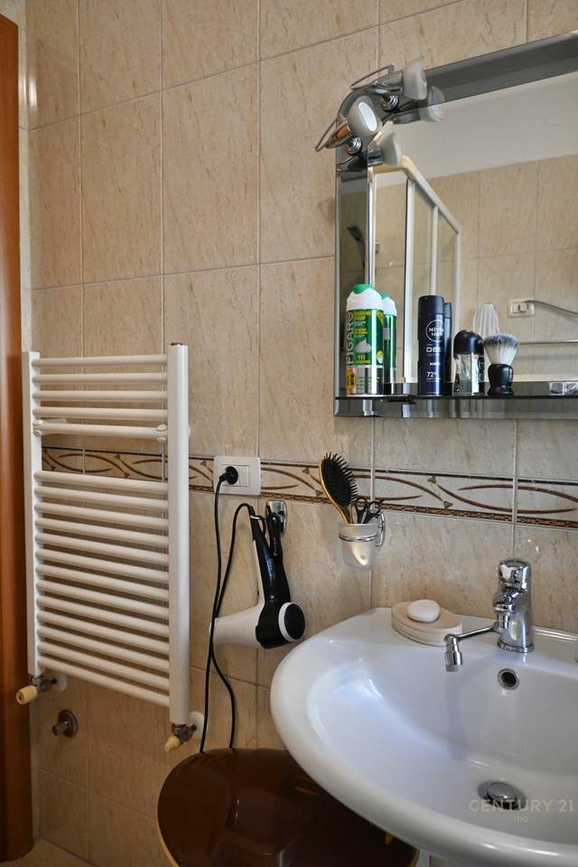 Apartament për Shitje në Rrugën e Kavajës