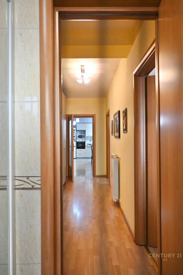 Apartament për Shitje në Rrugën e Kavajës