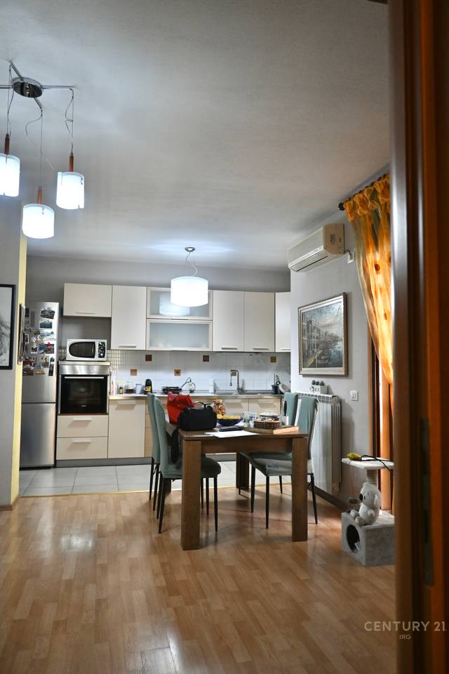 Apartament për Shitje në Rrugën e Kavajës