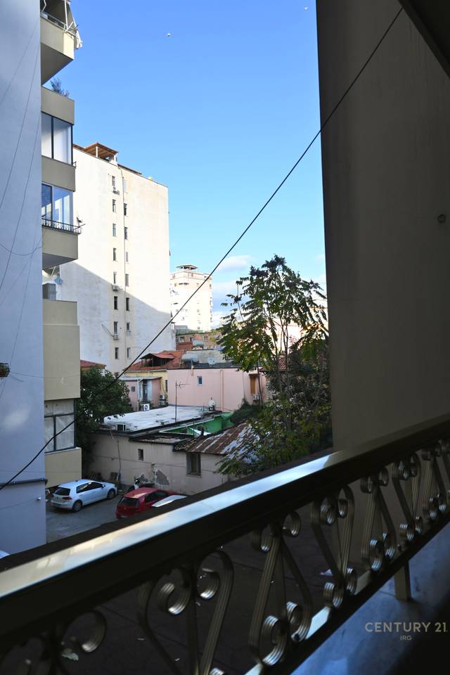 Apartament për Shitje në Rrugën e Kavajës