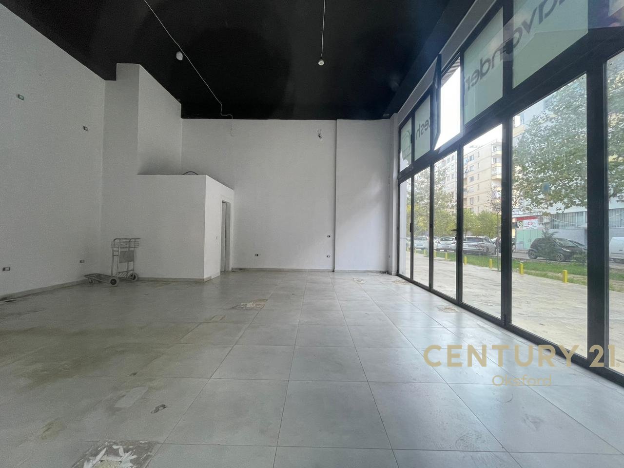 LOCALE COMMERCIALE IN VENDITA AD ASTIR