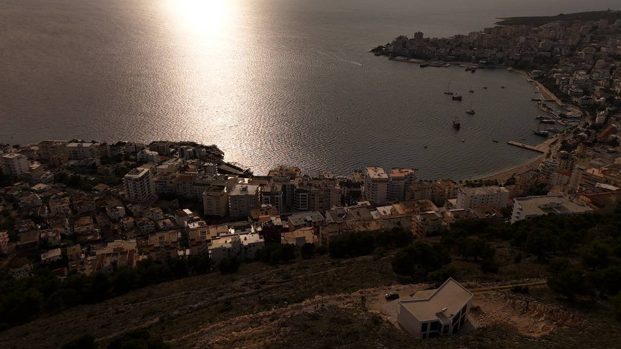 SARANDE, TERRENO IN VENDITA CON FANTASTICA VISTA MARE
