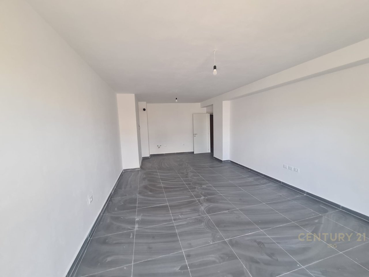 APARTMENT 2+1 ON 5 MAJI STREET!