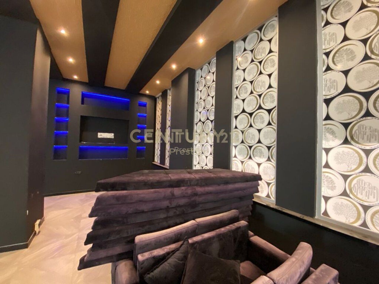 AMBIENT BAR-RESTORANT ME QIRA, I VENDOSUR NE ASTIR, TIRANE!