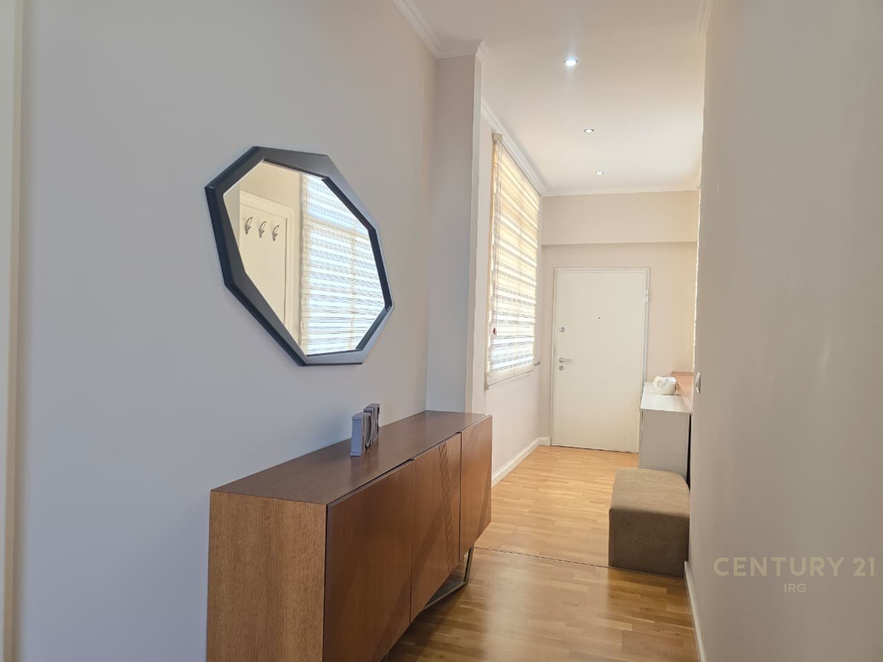 PENTHOUSE PER SHITJE PRANE LIQENIT TE THATE!