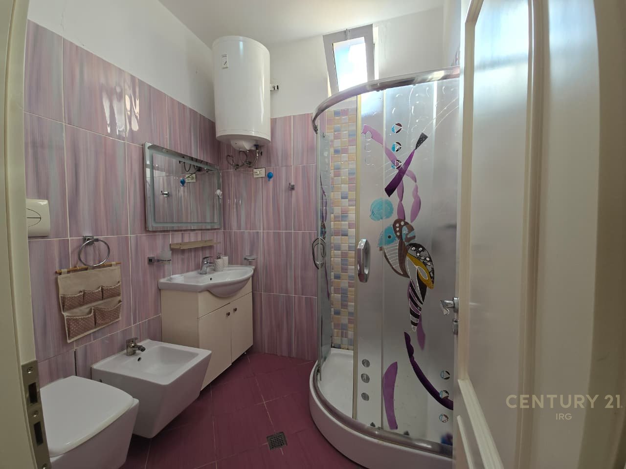 PENTHOUSE PER SHITJE PRANE LIQENIT TE THATE!